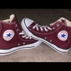 Maroon unisex All-Star converse
